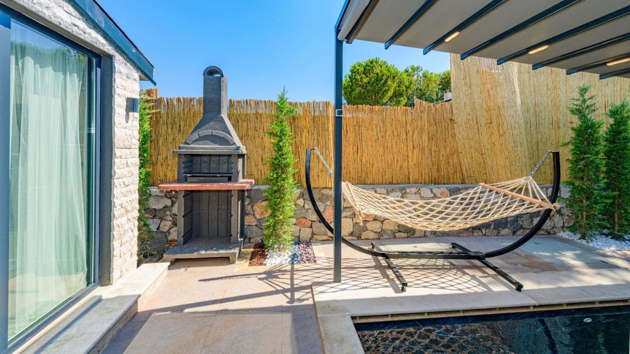 Soeguet 3 - 4 Bedroom With Jacuzzi In Villa Fethiye